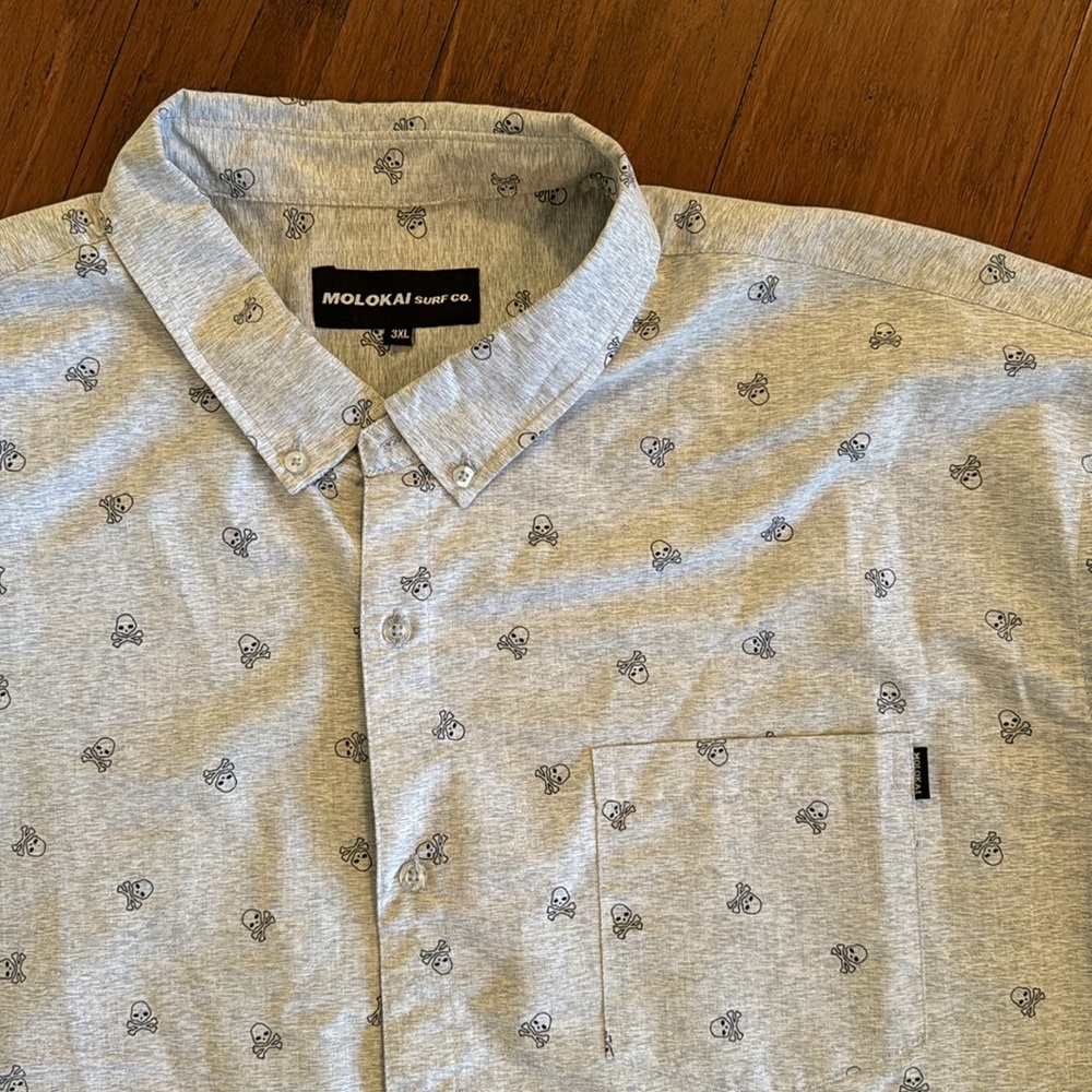 Molokai Surf Co. Skull & Crossbones Button-Down S… - image 2